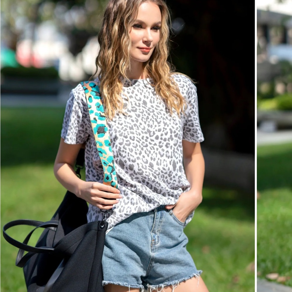 Shiraleah Gray Leopard Print Short Sleeve‎ Top